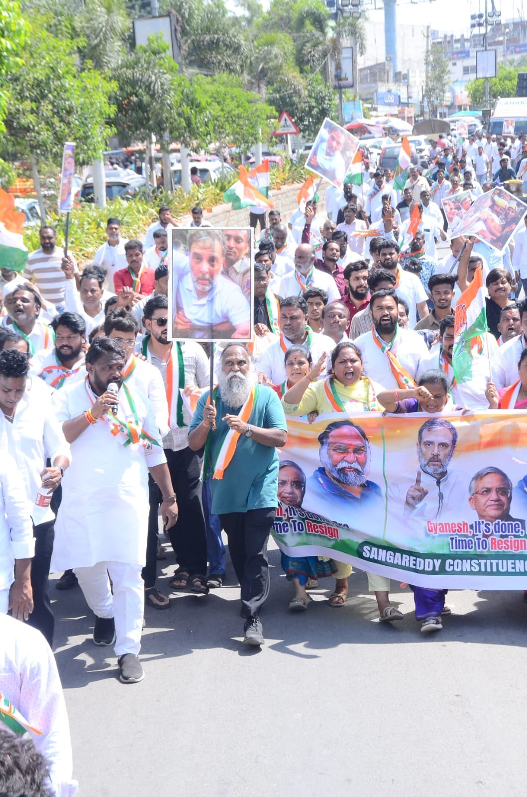 సంగారెడ్డి లో రాహుల్ గాంధీకి మద్దతుగా భారీ ర్యాలీ    - Additional Image